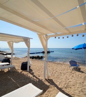 Gazebo e servizi spiaggia Lo Scivolo